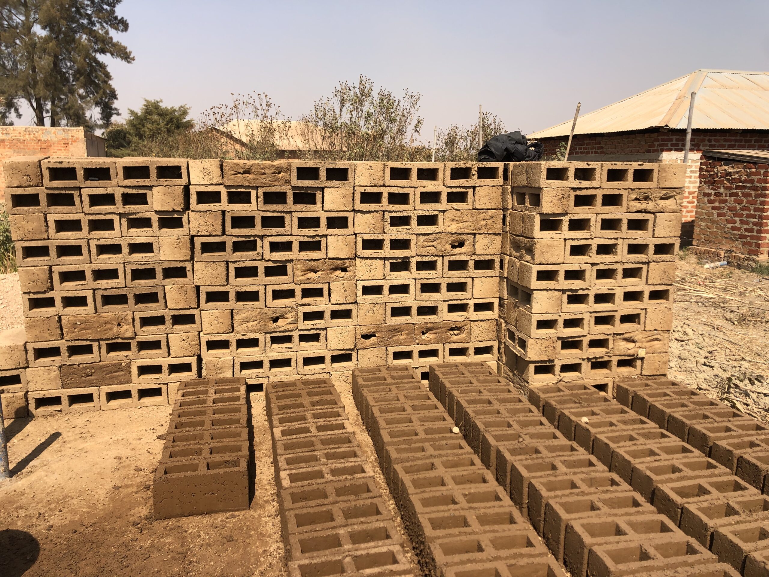 Fabrication de blocs sur chantier