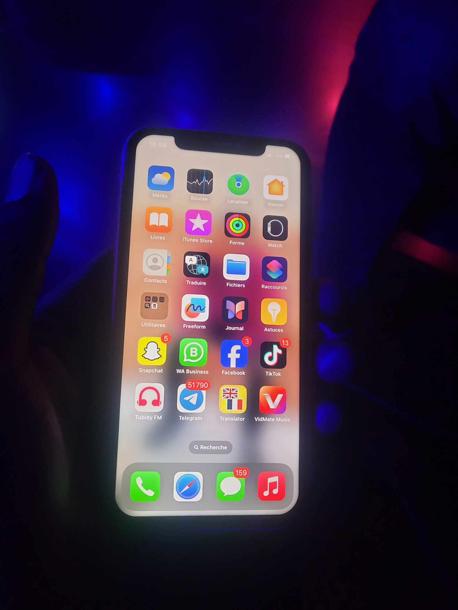 Téléphone iphone 11 normal