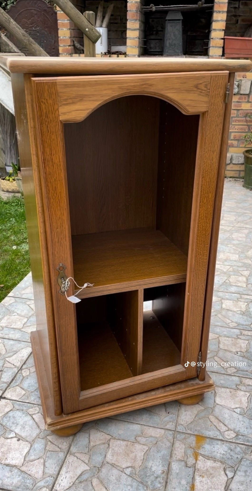 la chaire de l’église et d’autres